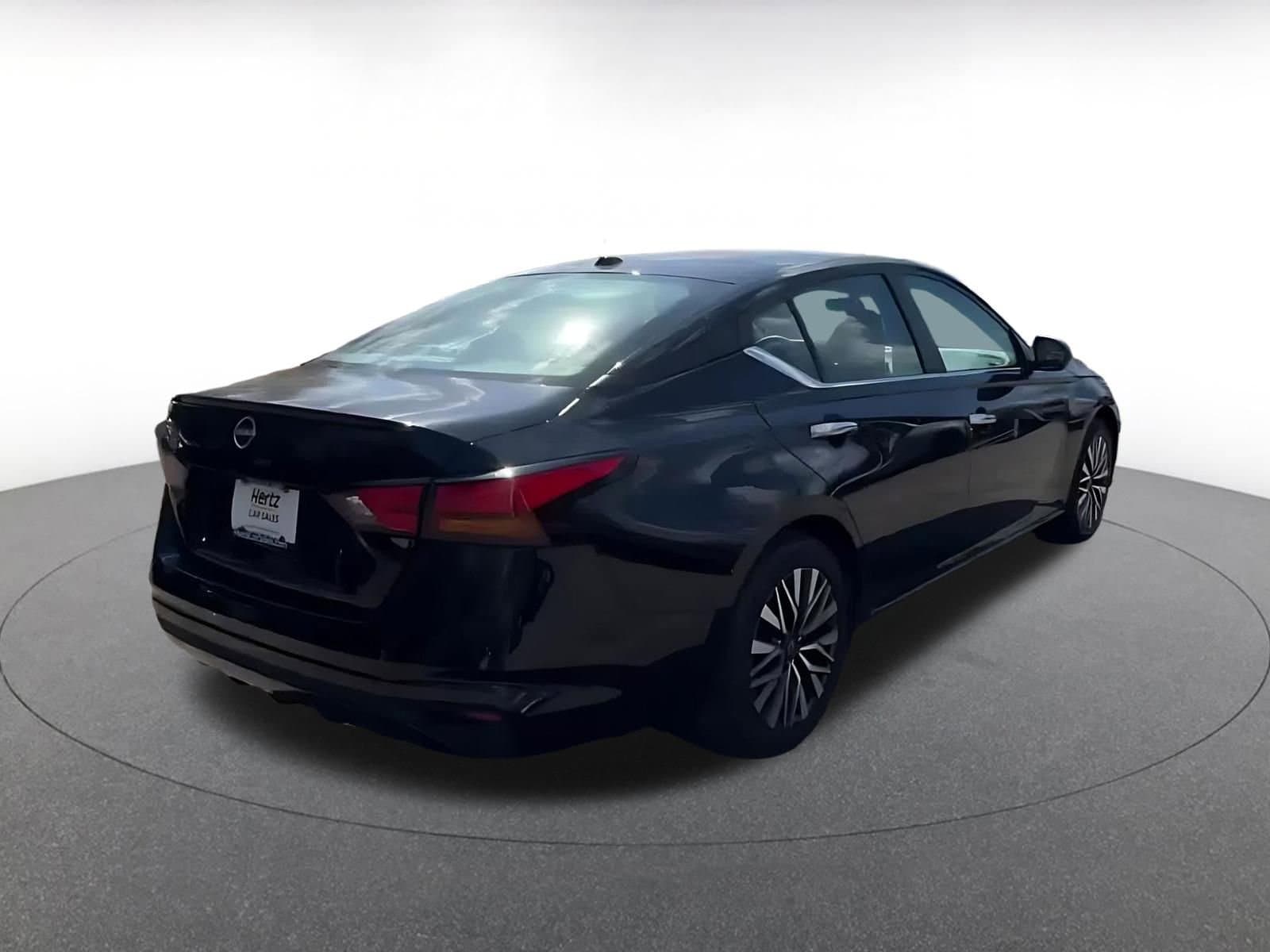 Thumbnail: 2025 Nissan Altima - 14