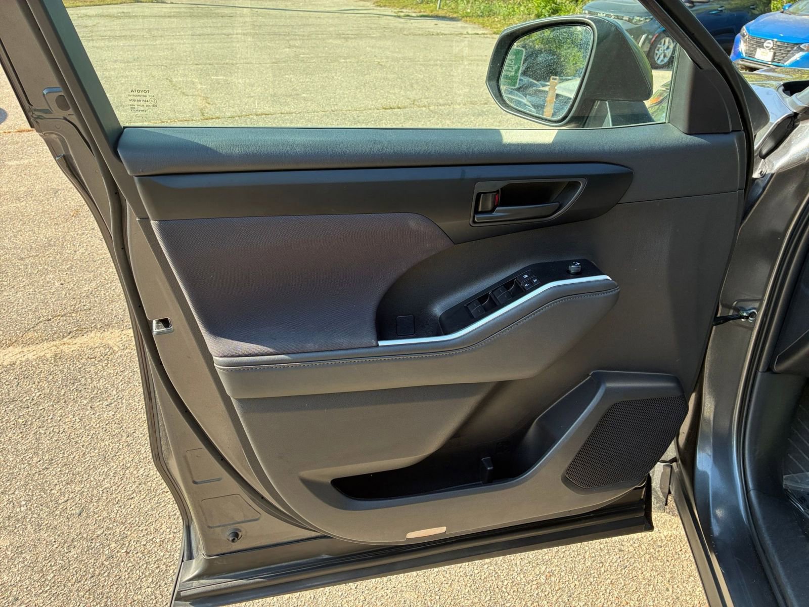 Thumbnail: 2025 Toyota Highlander - 18