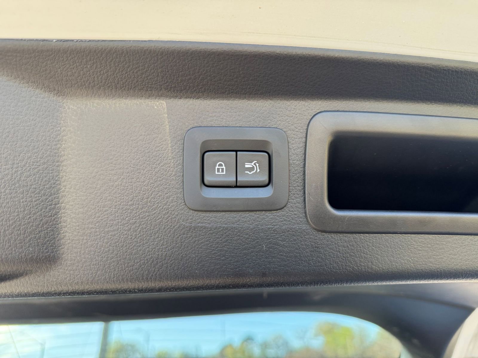 Thumbnail: 2025 Mazda CX-50 - 21