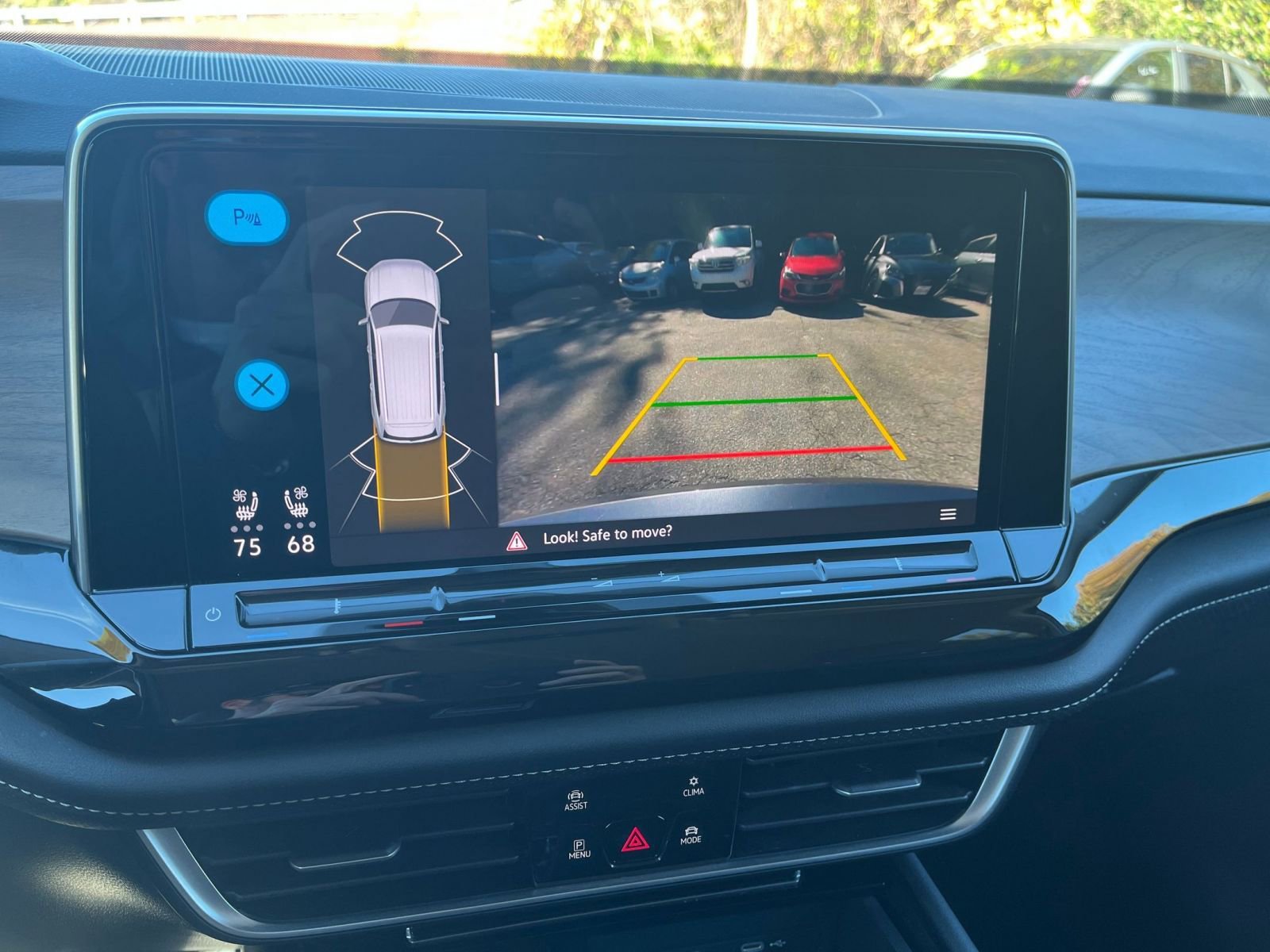 Thumbnail: 2025 Volkswagen Atlas - 24