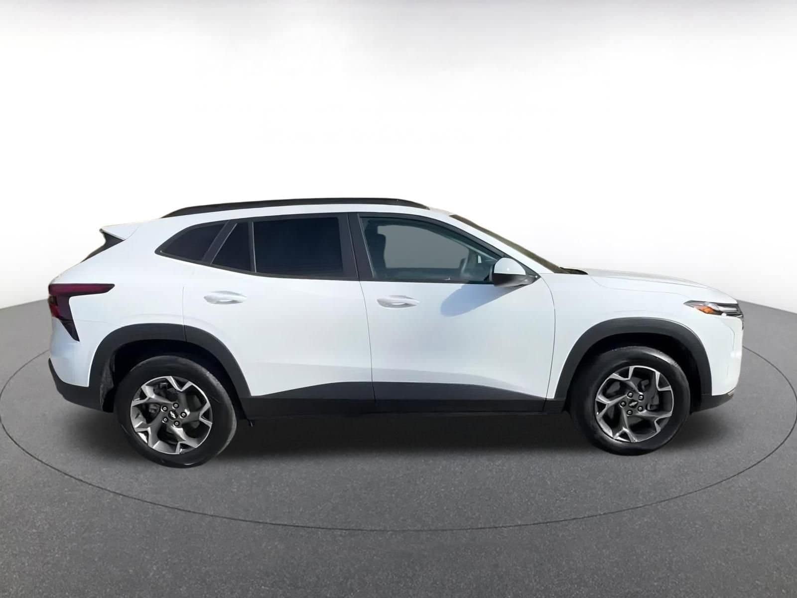 Thumbnail: 2025 Chevrolet Trax - 16