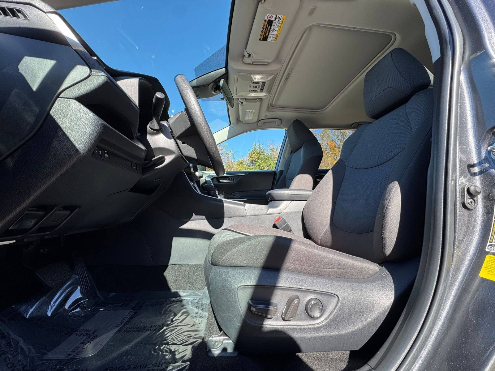 Thumbnail: 2025 Toyota RAV4 - 22