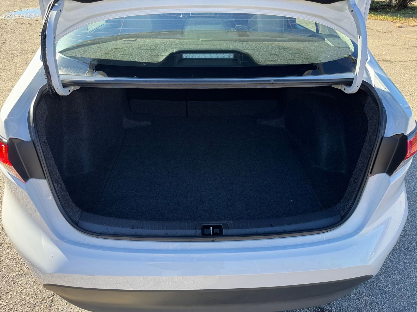 Thumbnail: 2025 Toyota Corolla - 25