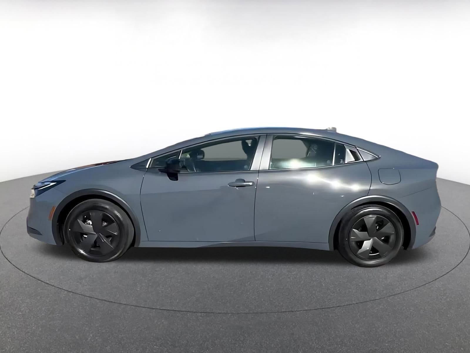 Thumbnail: 2025 Toyota Prius - 8