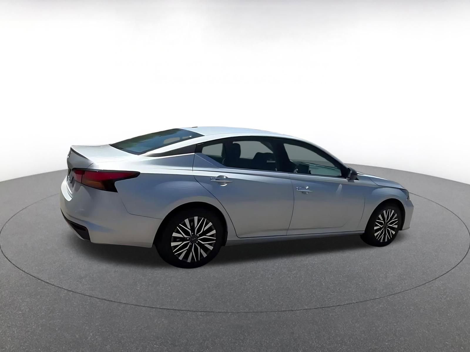 Thumbnail: 2025 Nissan Altima - 15