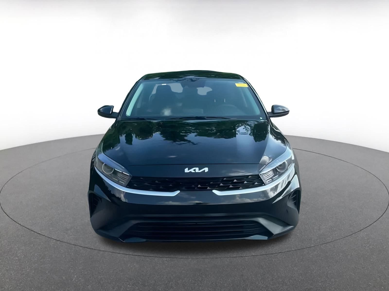 Thumbnail: 2024 Kia Forte - 3