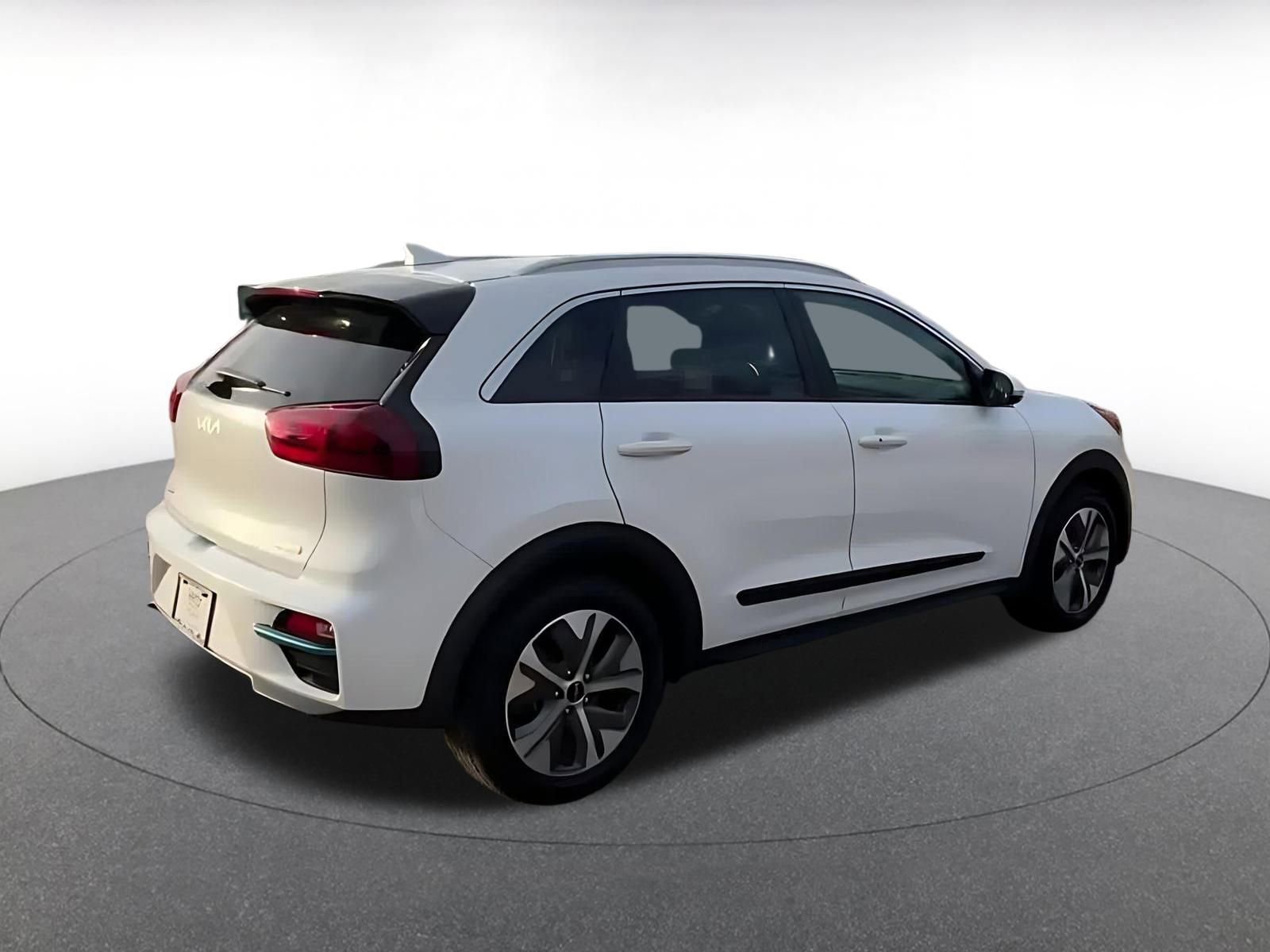 Thumbnail: 2022 Kia Niro - 15
