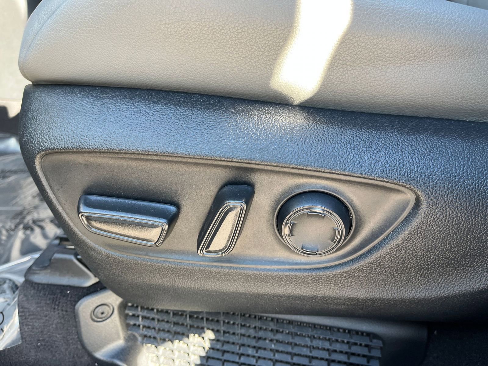 Thumbnail: 2025 Toyota Sienna - 23