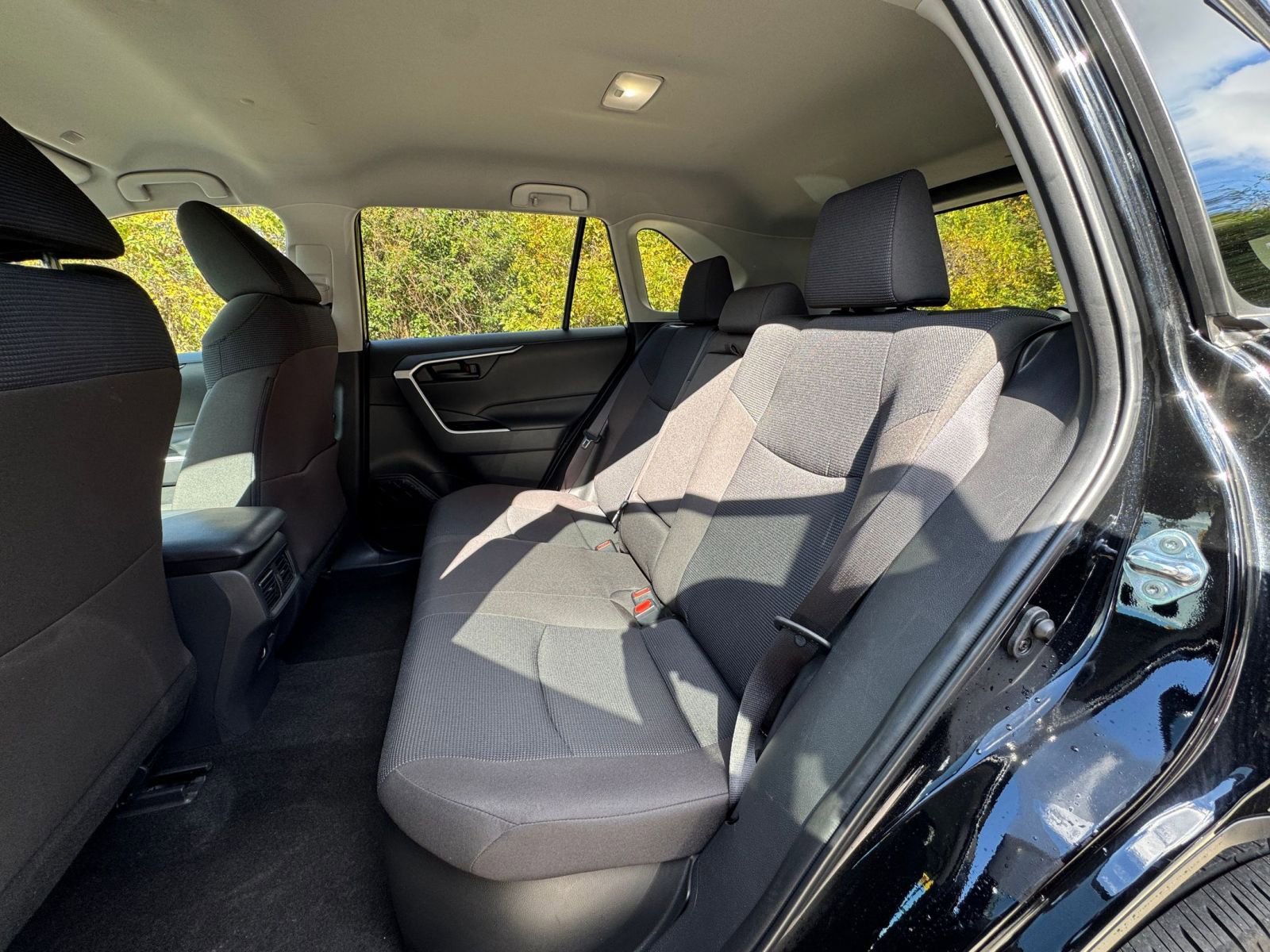 Thumbnail: 2025 Toyota RAV4 - 32