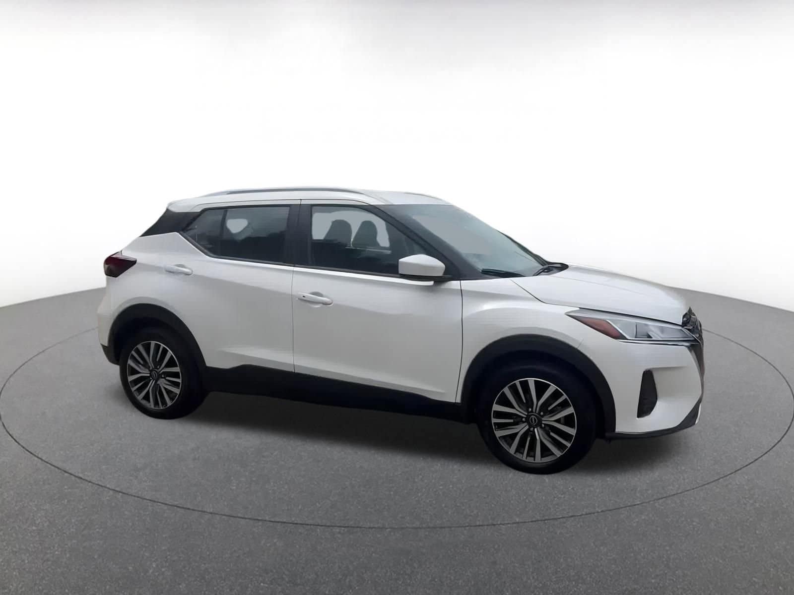 Thumbnail: 2024 Nissan Kicks - 2