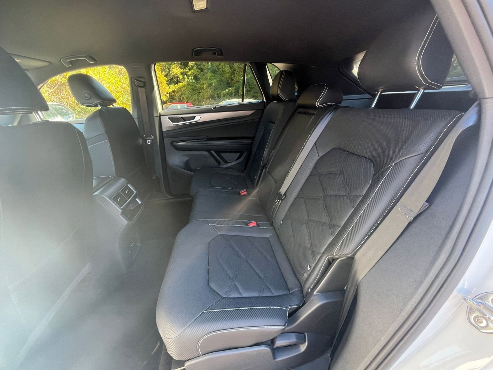 Thumbnail: 2025 Volkswagen Atlas - 32