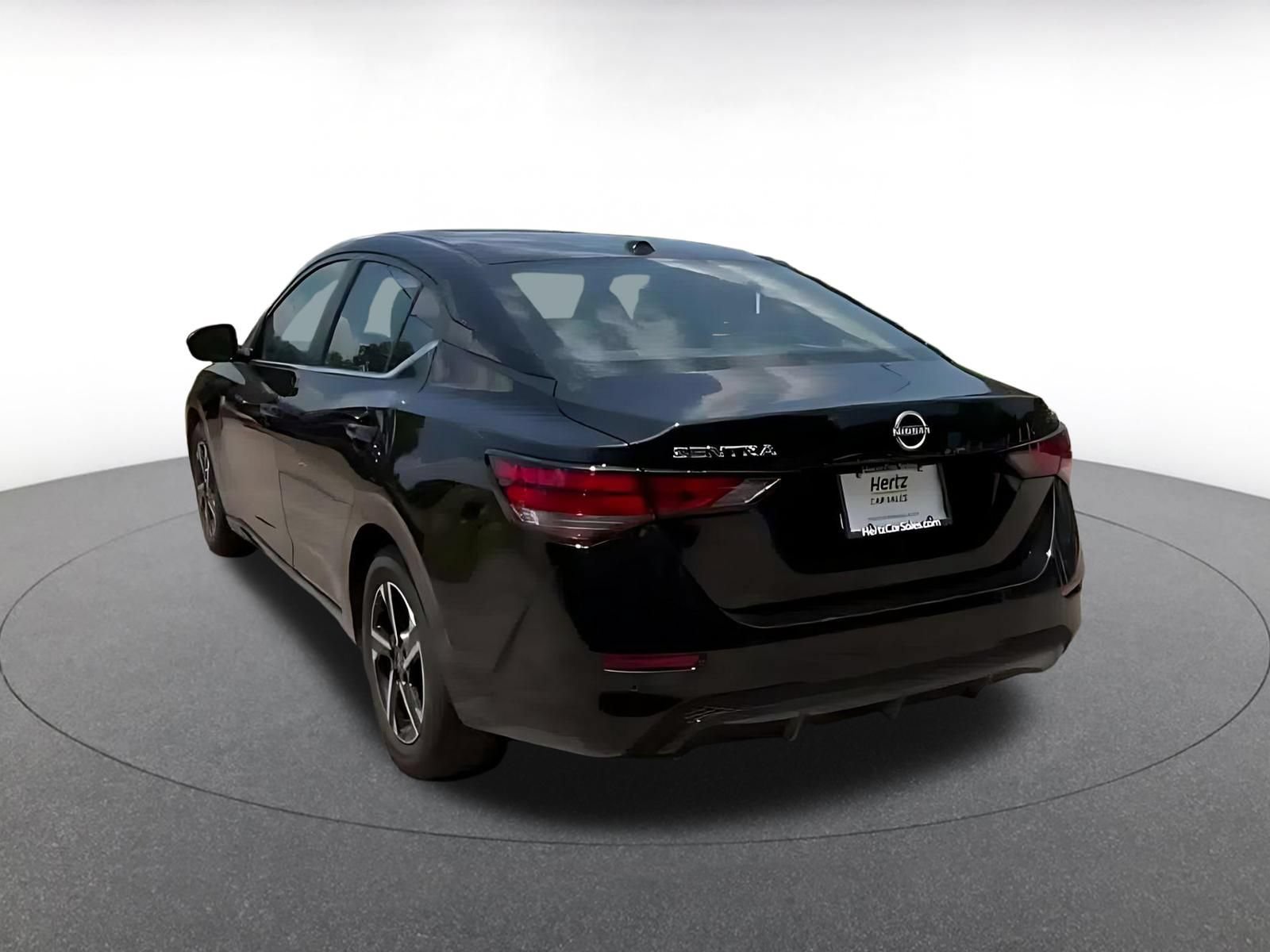 Thumbnail: 2025 Nissan Sentra - 10