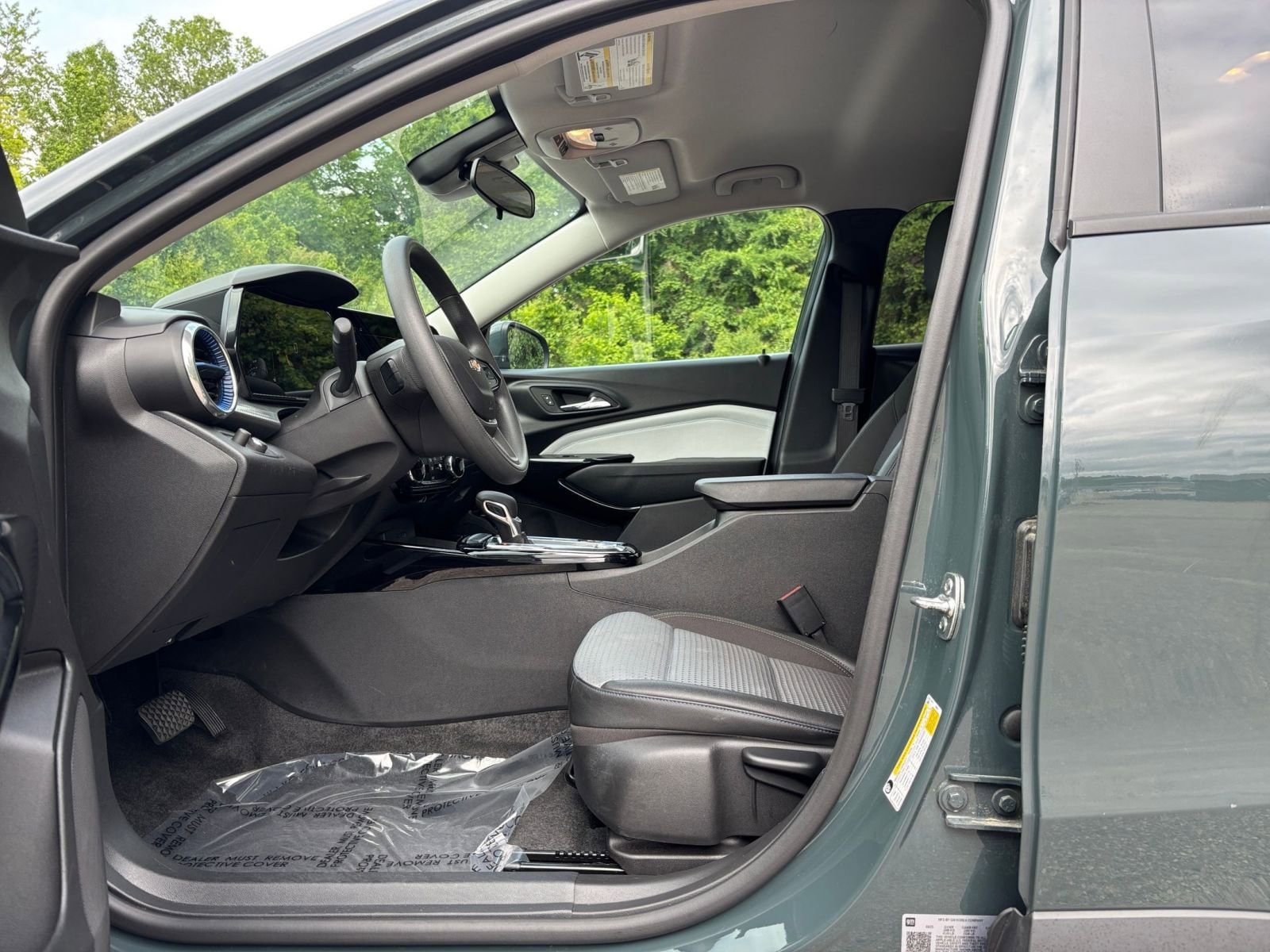 Thumbnail: 2025 Chevrolet Trax - 25
