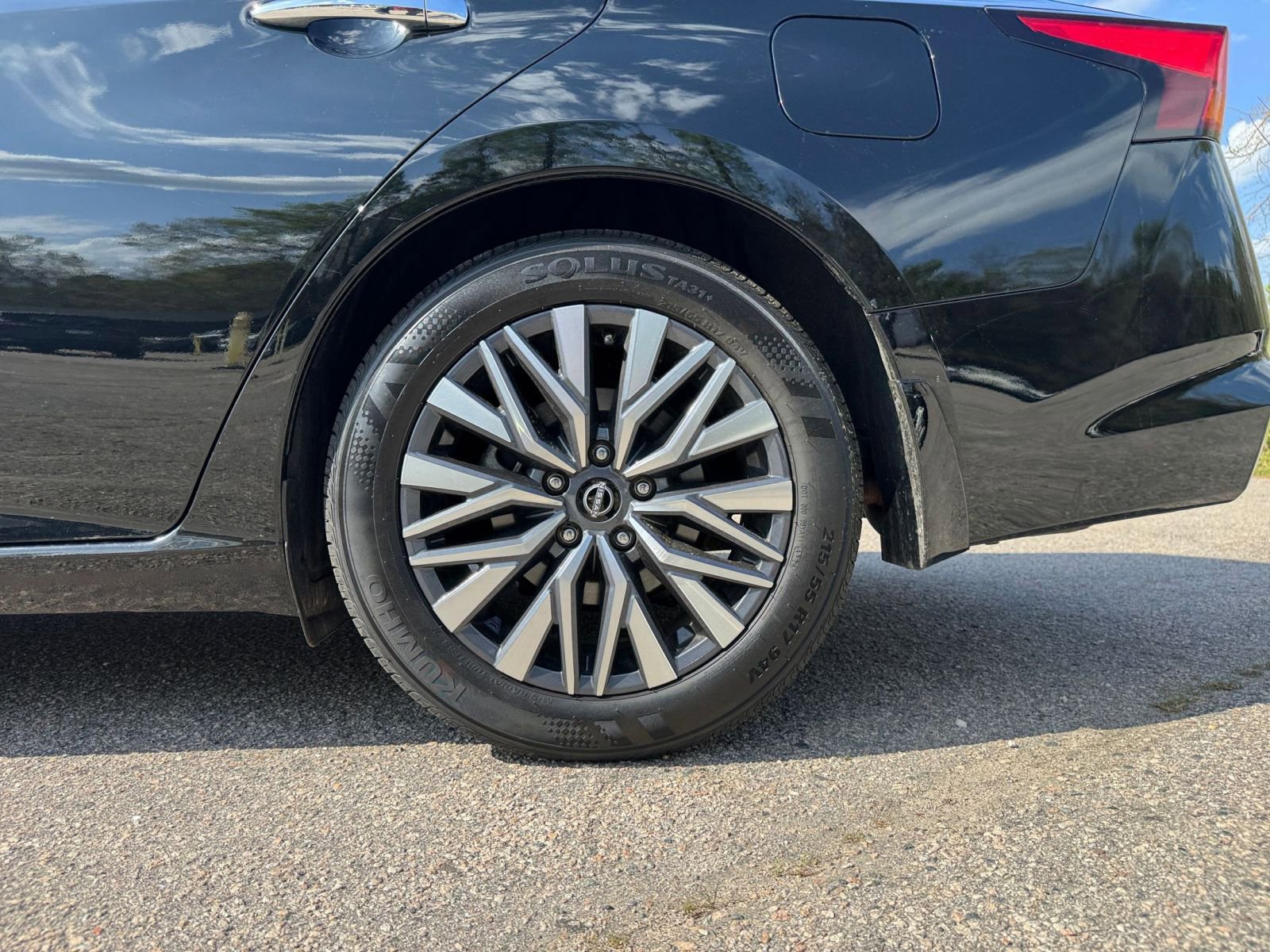 Thumbnail: 2025 Nissan Altima - 25