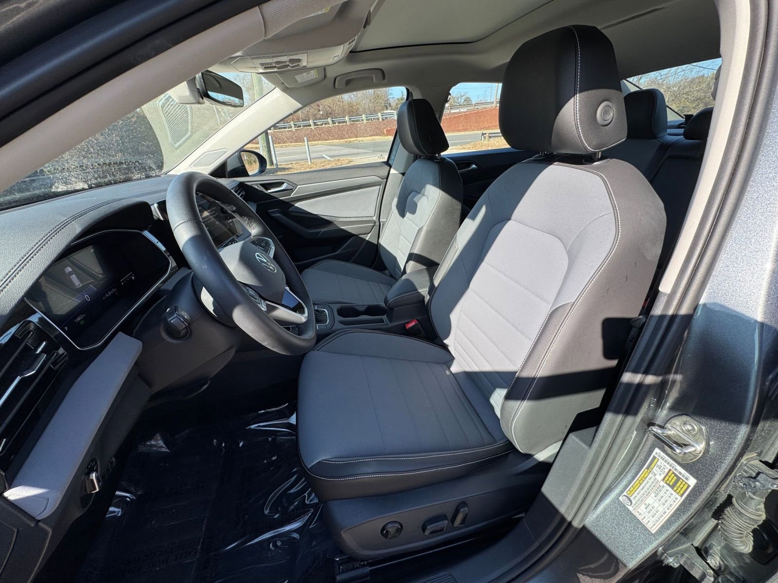 Thumbnail: 2025 Volkswagen Jetta - 31