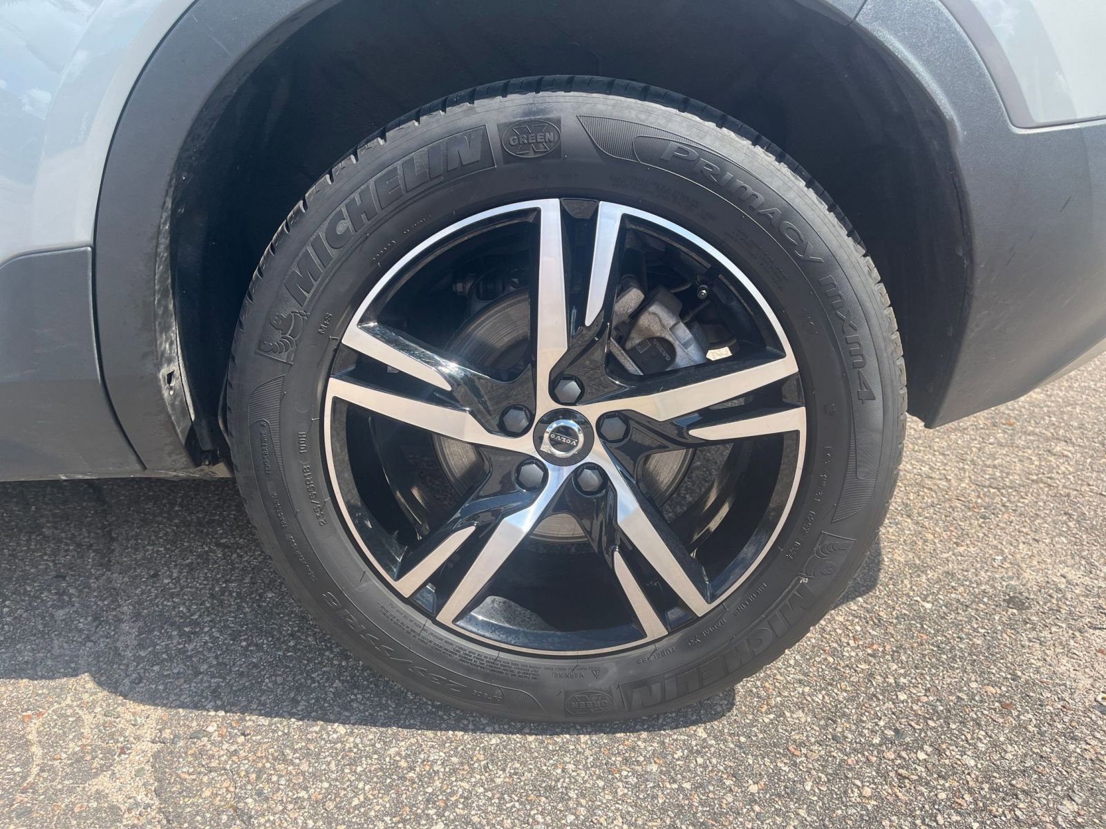 Thumbnail: 2024 Volvo XC40 - 24