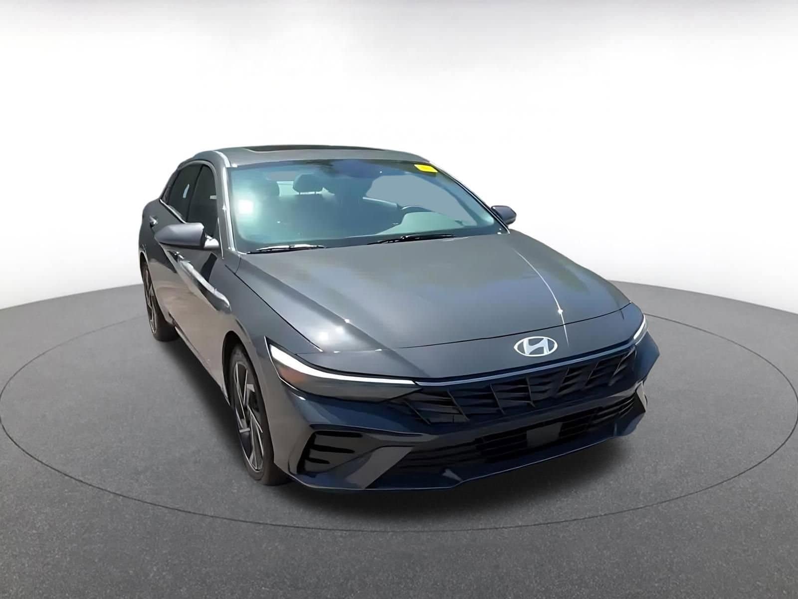 Thumbnail: 2025 Hyundai Elantra - 3