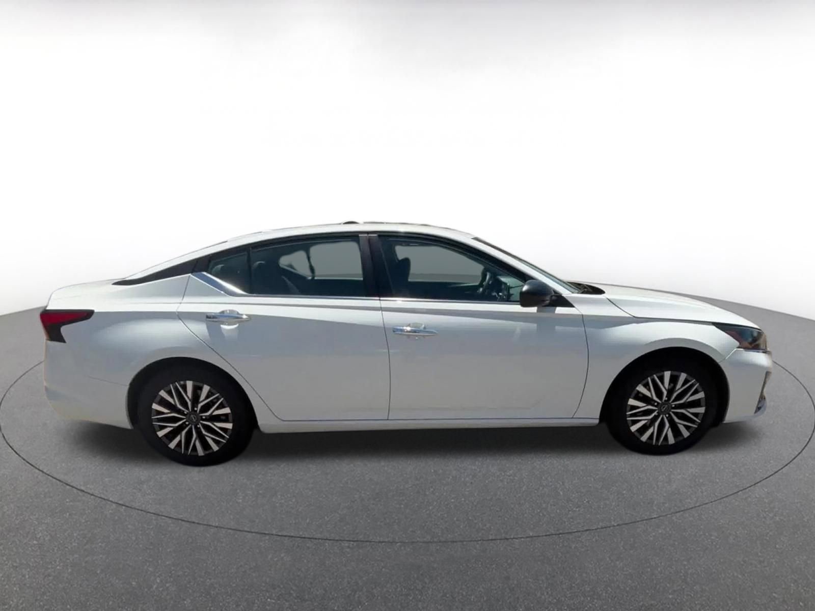 Thumbnail: 2025 Nissan Altima - 16