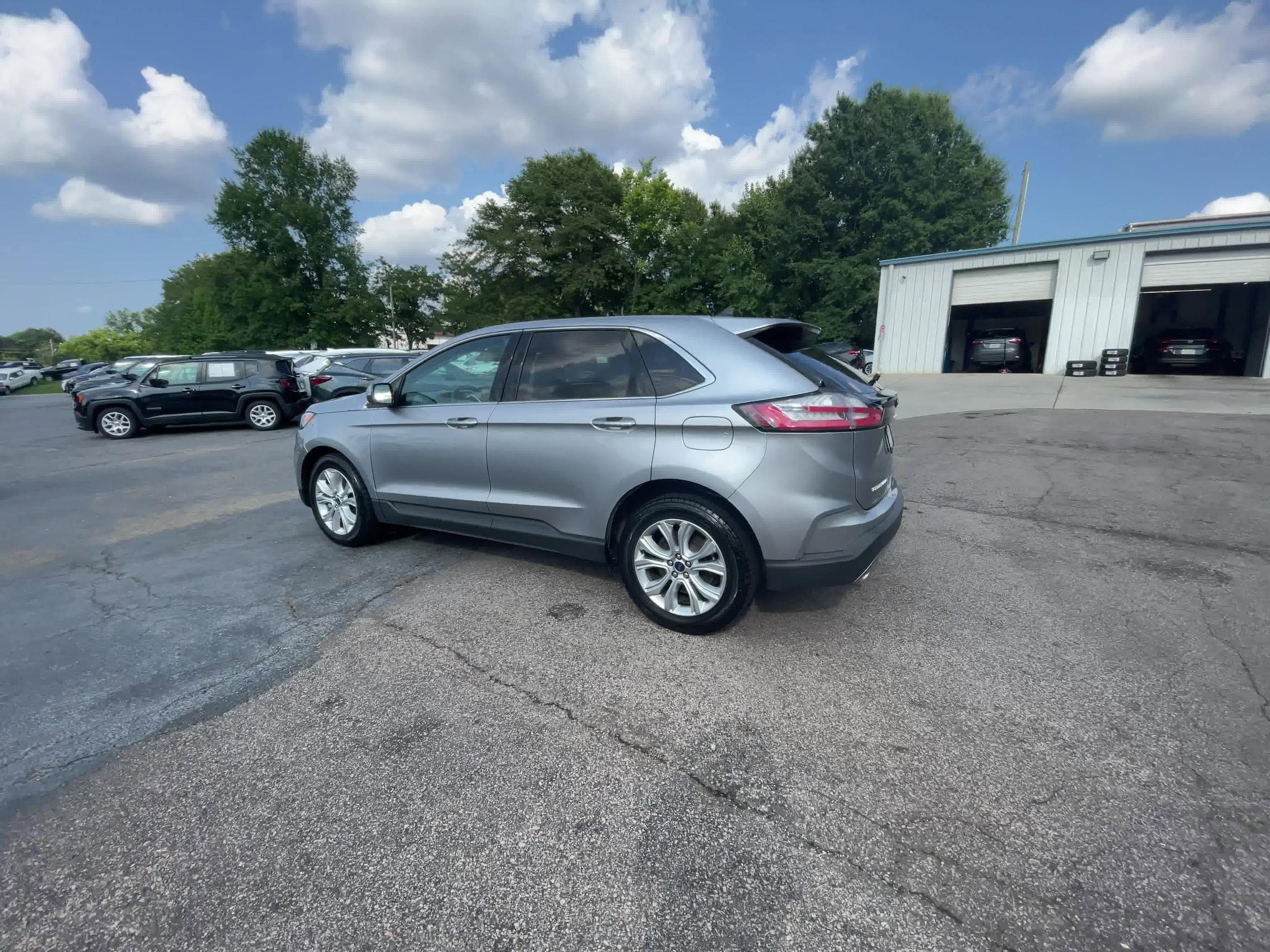 2022 Ford Edge Titanium 8