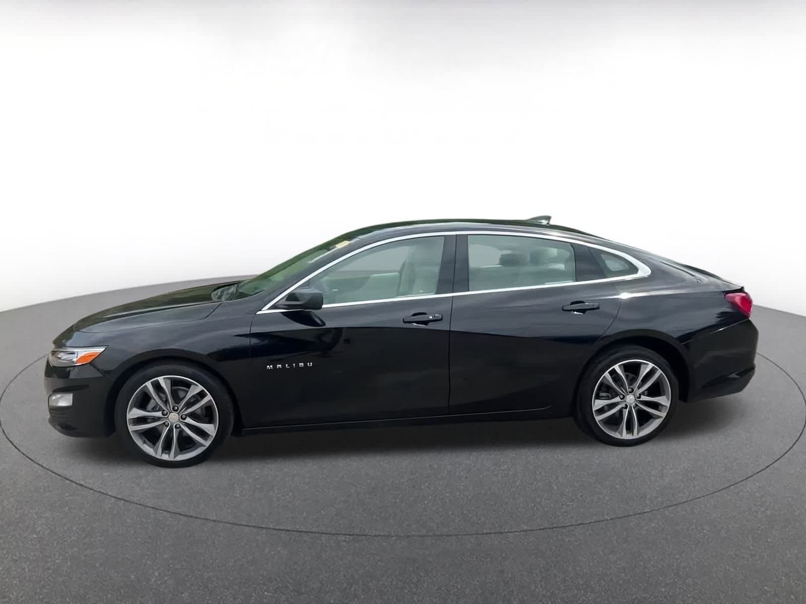 Thumbnail: 2024 Chevrolet Malibu - 9