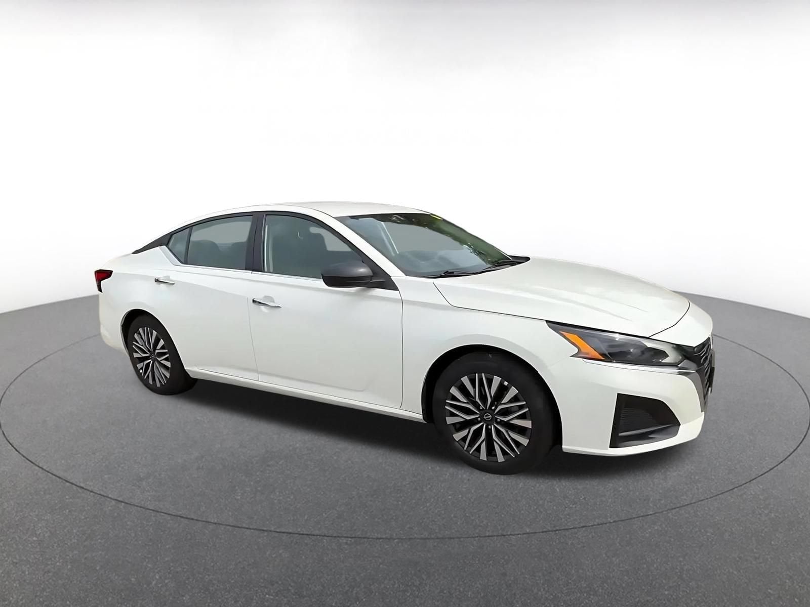 Thumbnail: 2025 Nissan Altima - 2