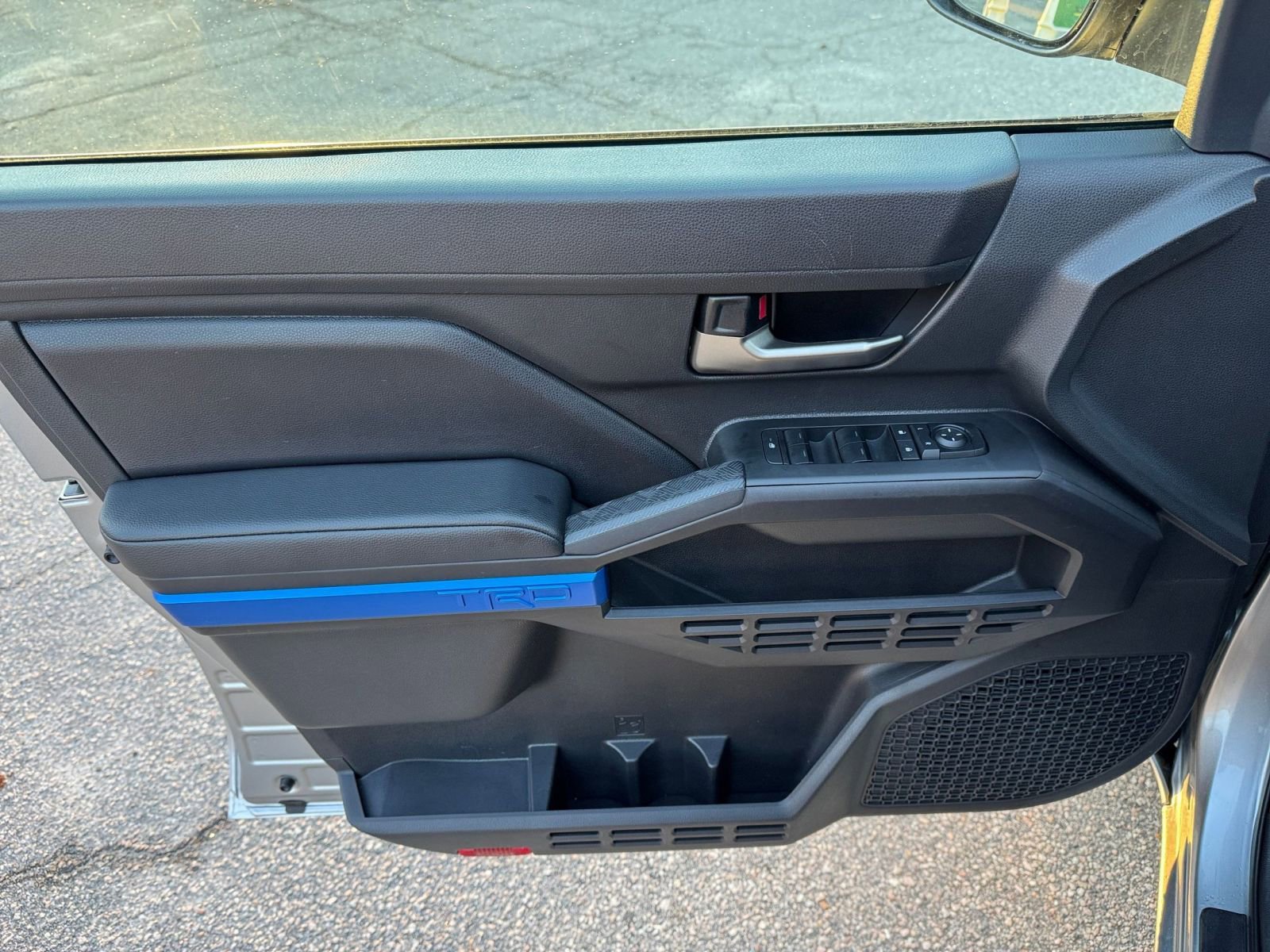 Thumbnail: 2025 Toyota Tacoma - 18