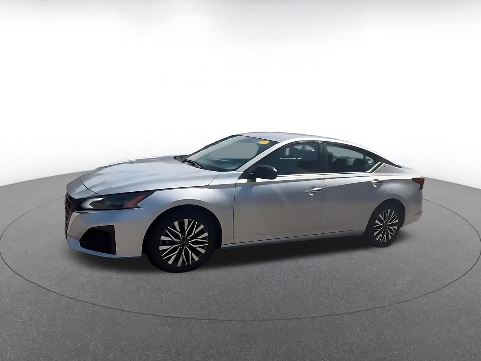 Thumbnail: 2025 Nissan Altima - 7