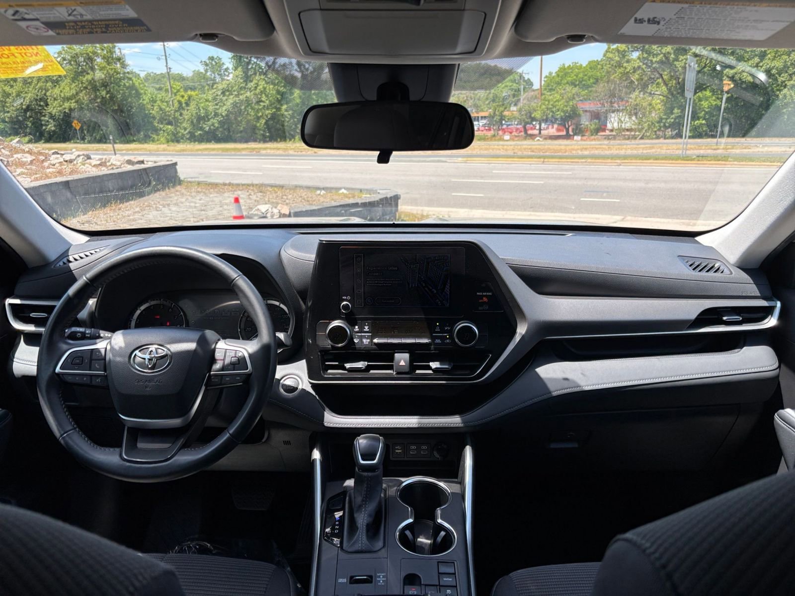 Thumbnail: 2025 Toyota Highlander - 31