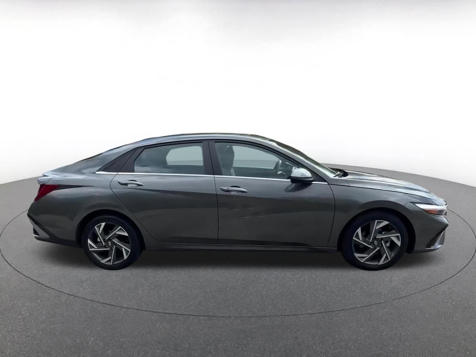 Thumbnail: 2025 Hyundai Elantra - 16