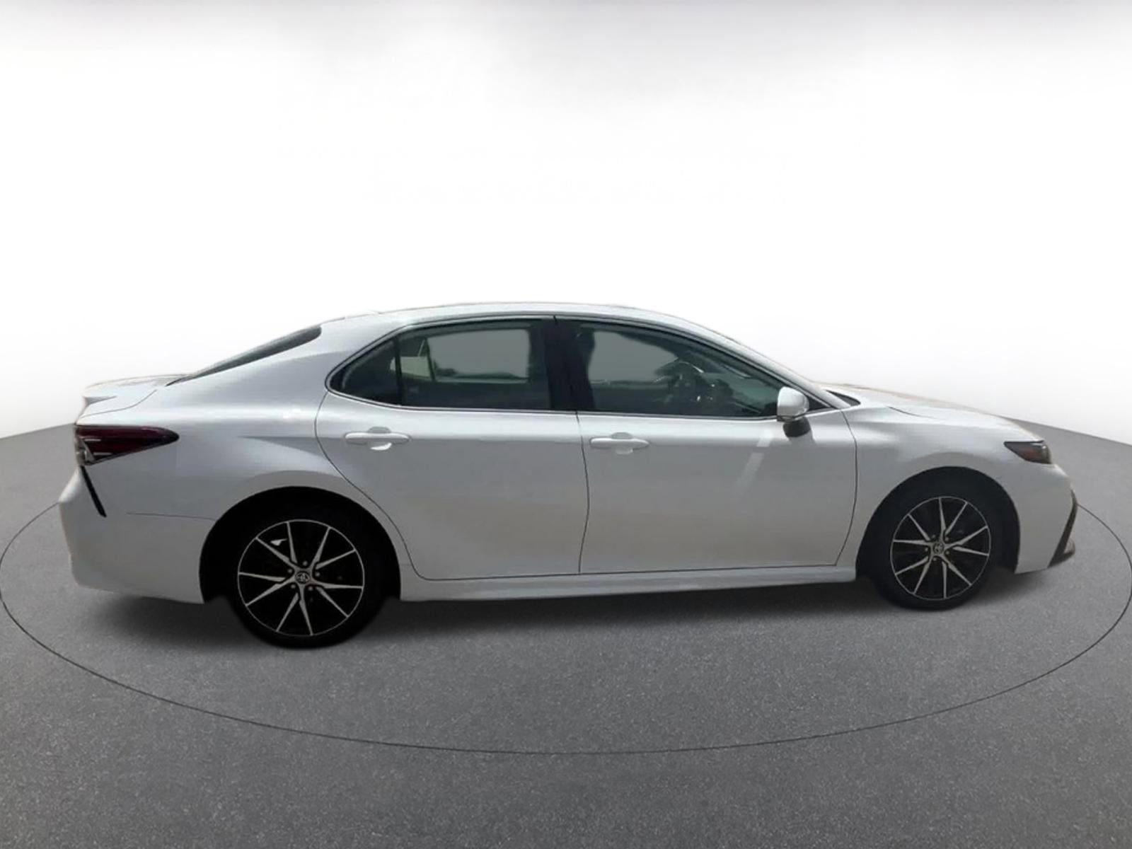 Thumbnail: 2024 Toyota Camry - 16