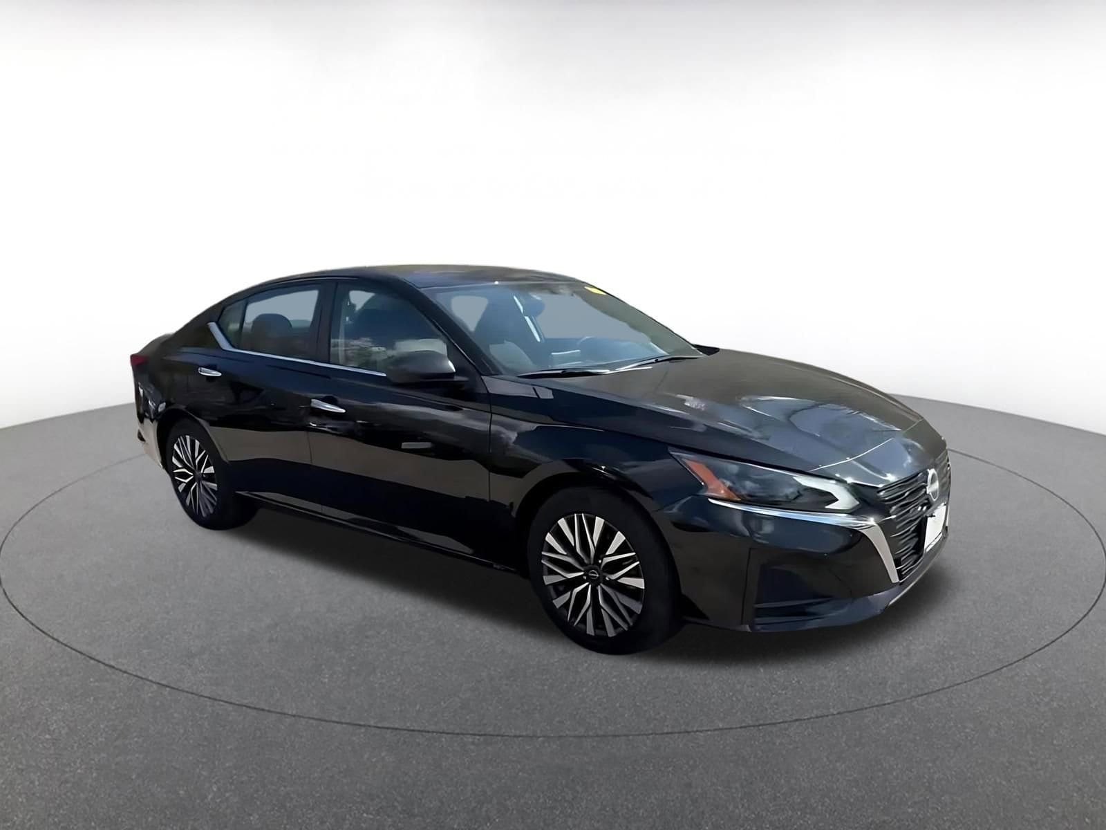 Thumbnail: 2025 Nissan Altima - 2