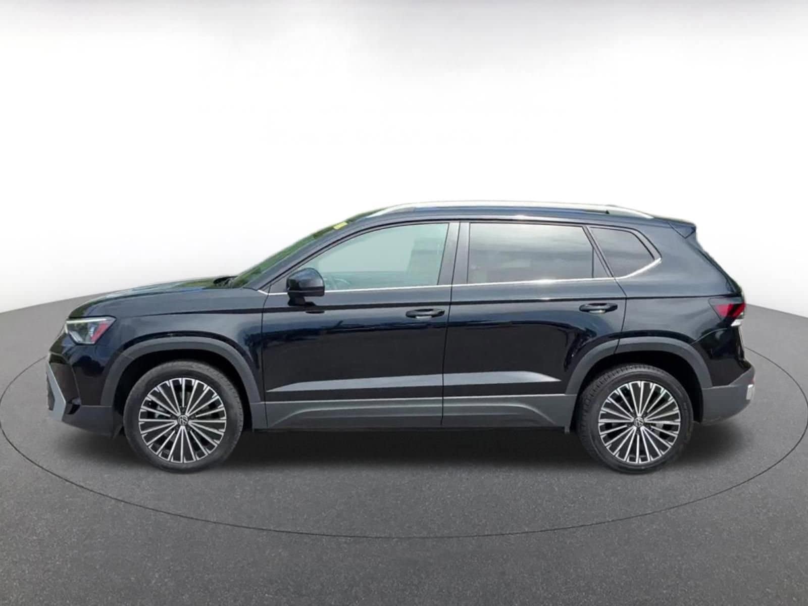 Thumbnail: 2025 Volkswagen Taos - 9