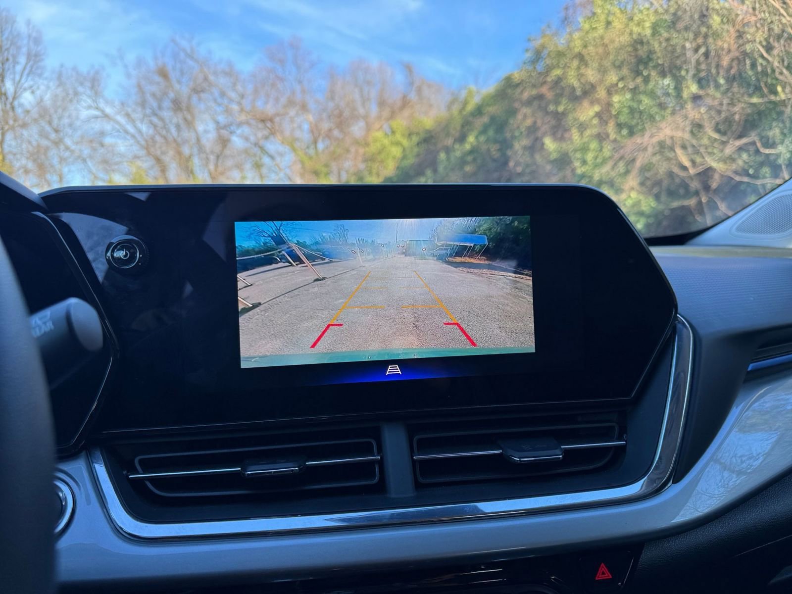 Thumbnail: 2025 Chevrolet Trax - 17