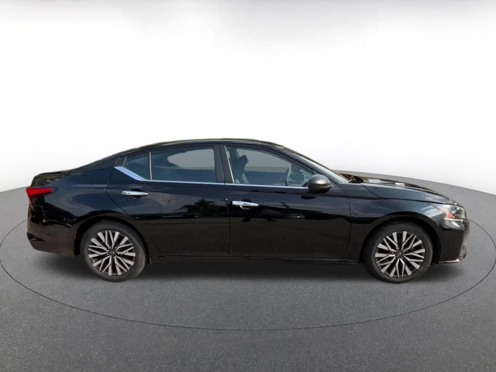 Thumbnail: 2025 Nissan Altima - 13