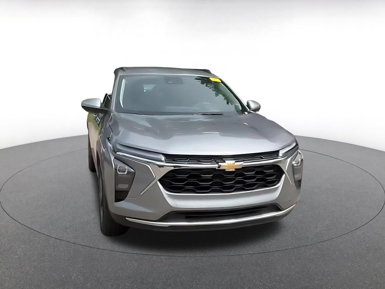 Thumbnail: 2025 Chevrolet Trax - 3