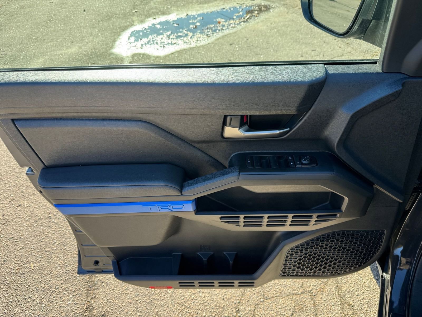 Thumbnail: 2025 Toyota Tacoma - 18