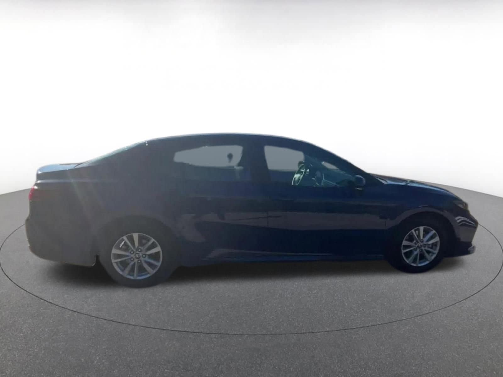 Thumbnail: 2025 Toyota Camry - 15