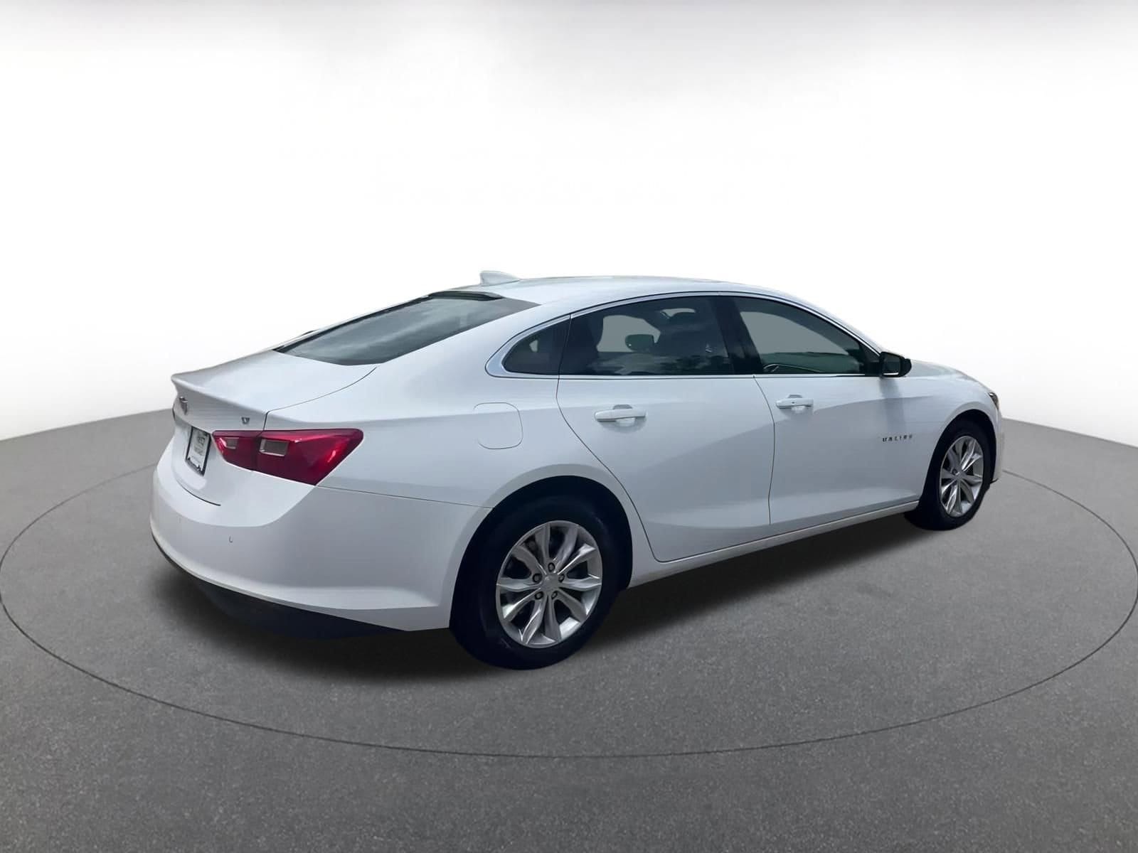 Thumbnail: 2024 Chevrolet Malibu - 15