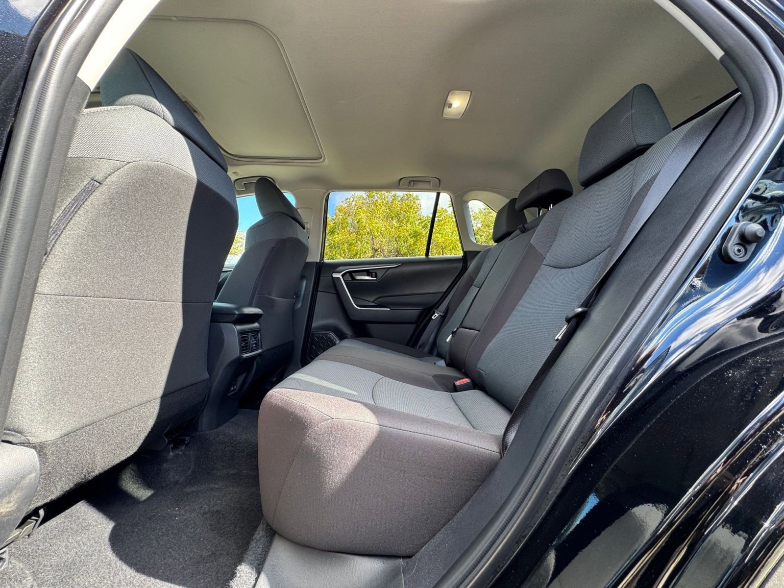 Thumbnail: 2025 Toyota RAV4 - 21