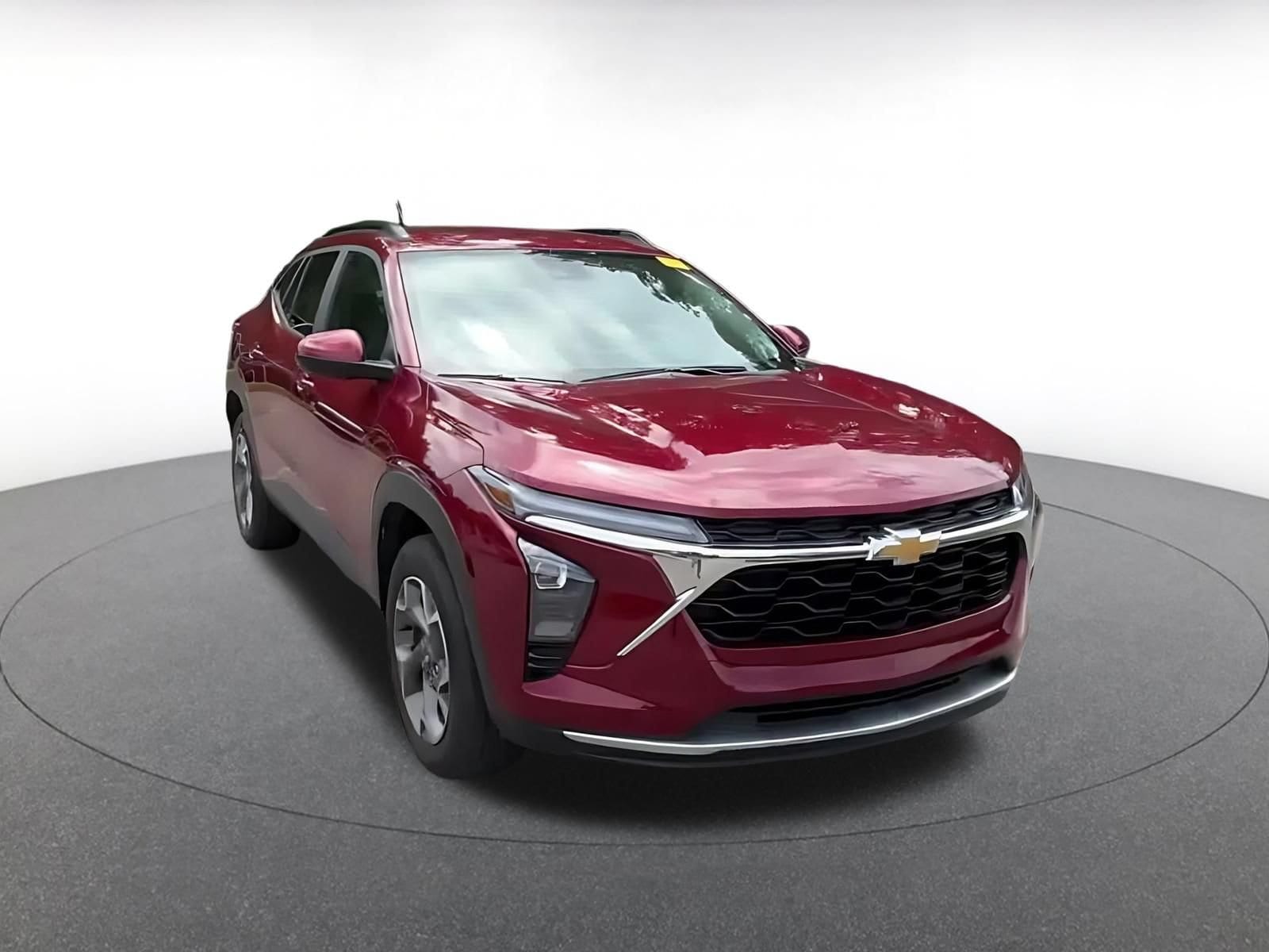 Thumbnail: 2025 Chevrolet Trax - 3