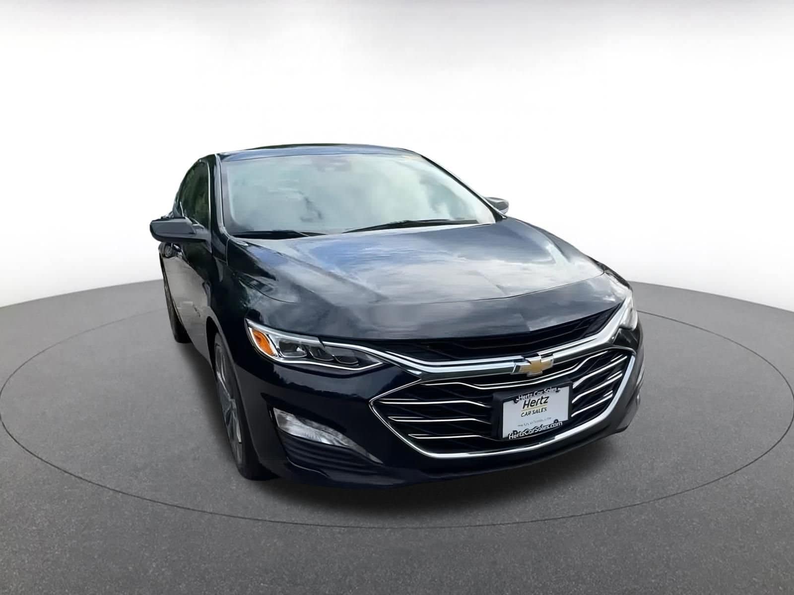 Thumbnail: 2024 Chevrolet Malibu - 3
