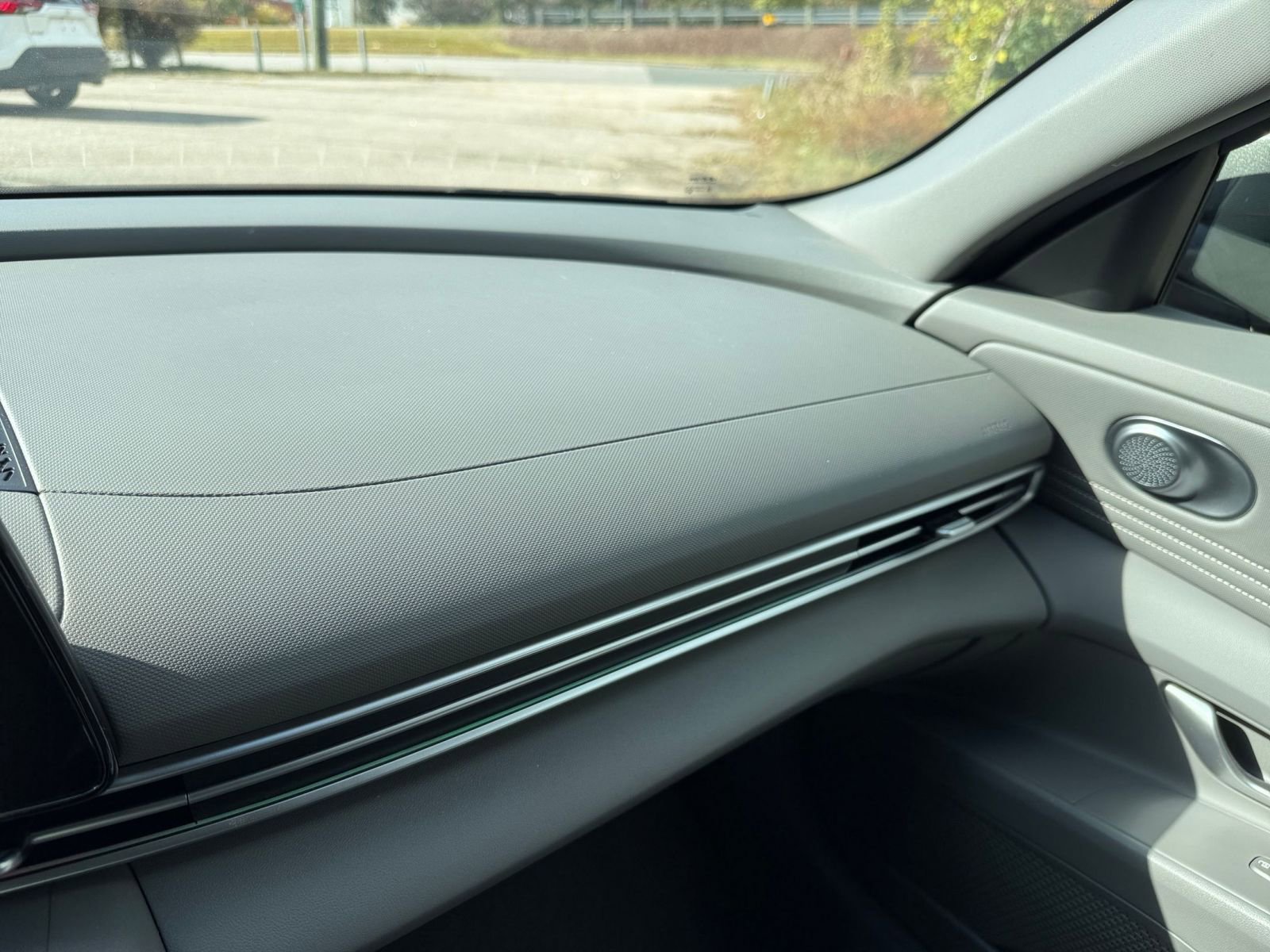 Thumbnail: 2025 Hyundai Elantra - 30