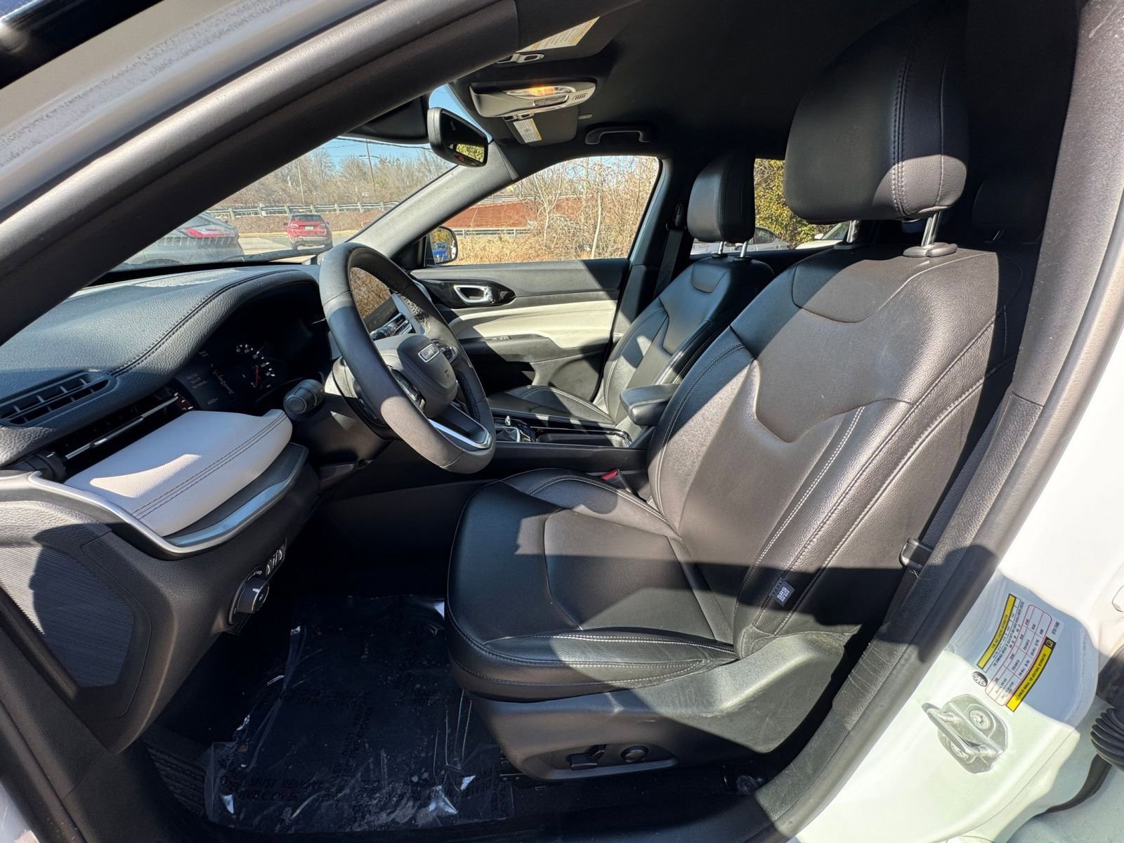 Thumbnail: 2025 Jeep Compass - 32