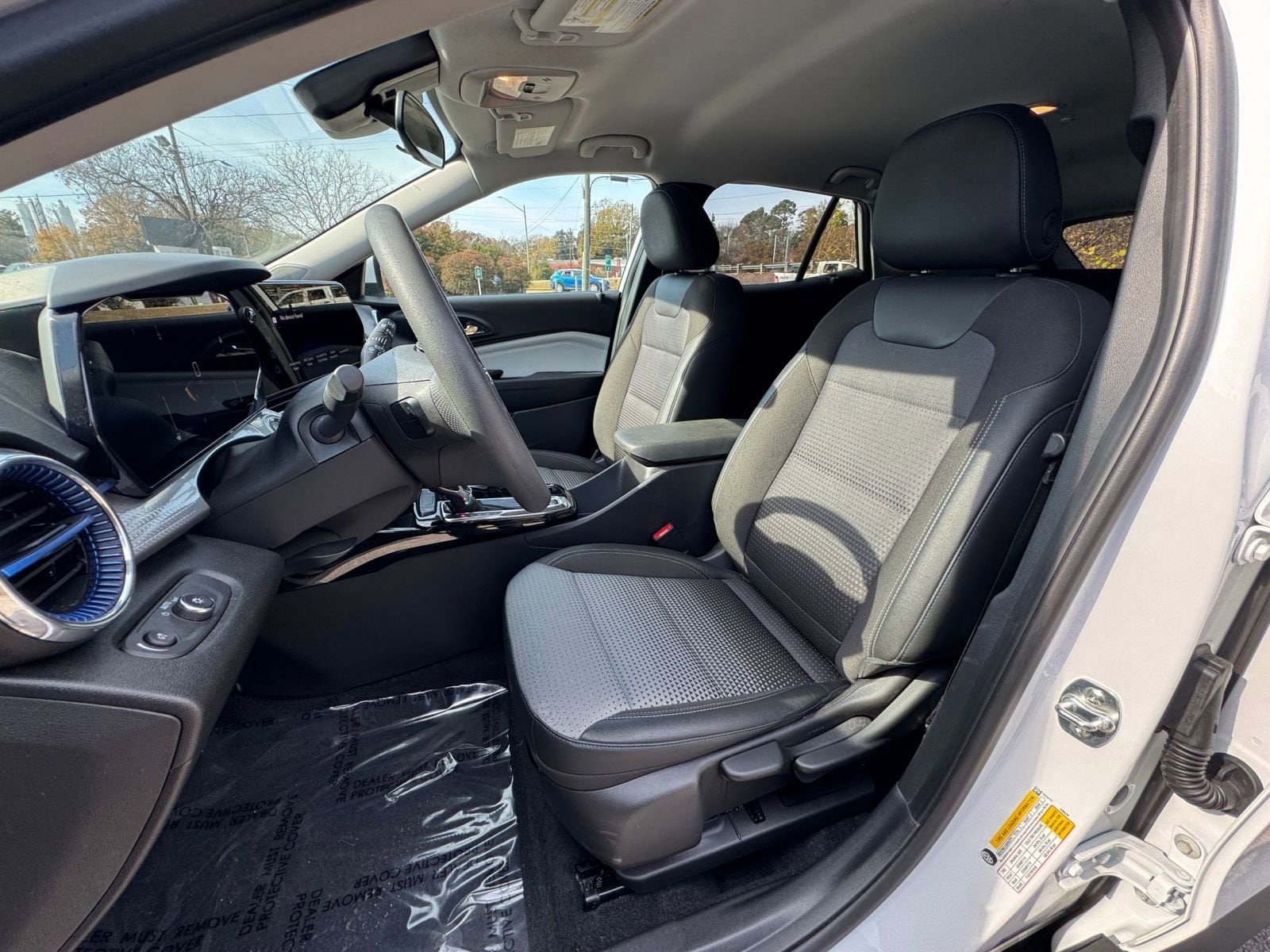 Thumbnail: 2025 Chevrolet Trax - 31