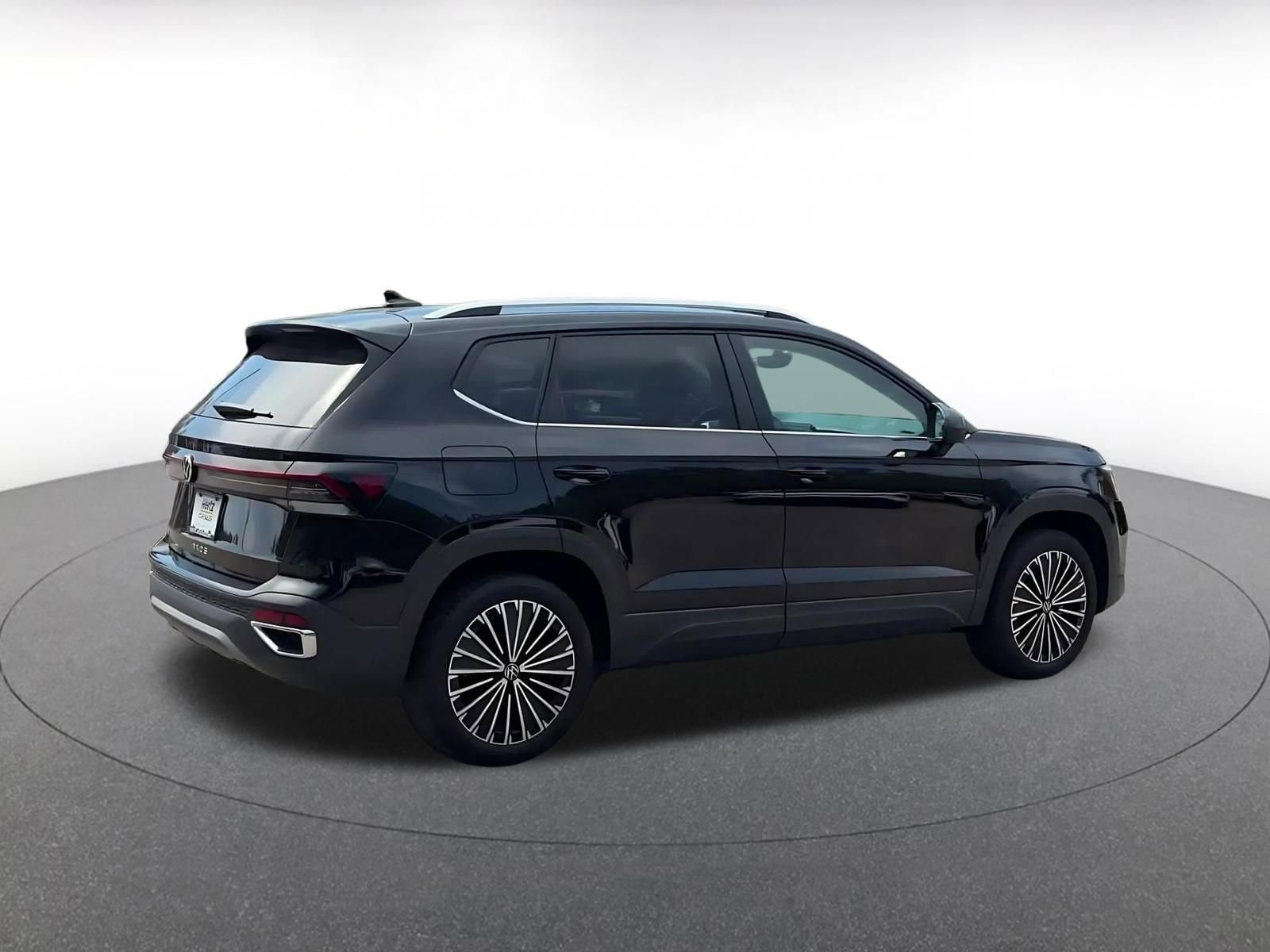 Thumbnail: 2025 Volkswagen Taos - 14