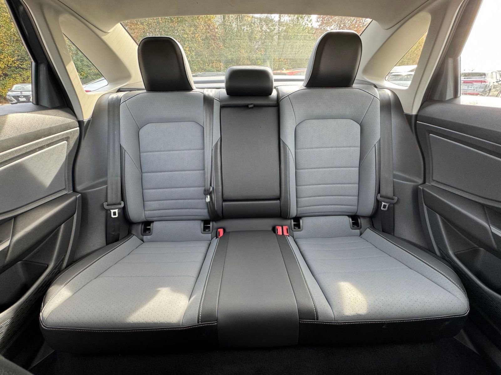 Thumbnail: 2025 Volkswagen Jetta - 33