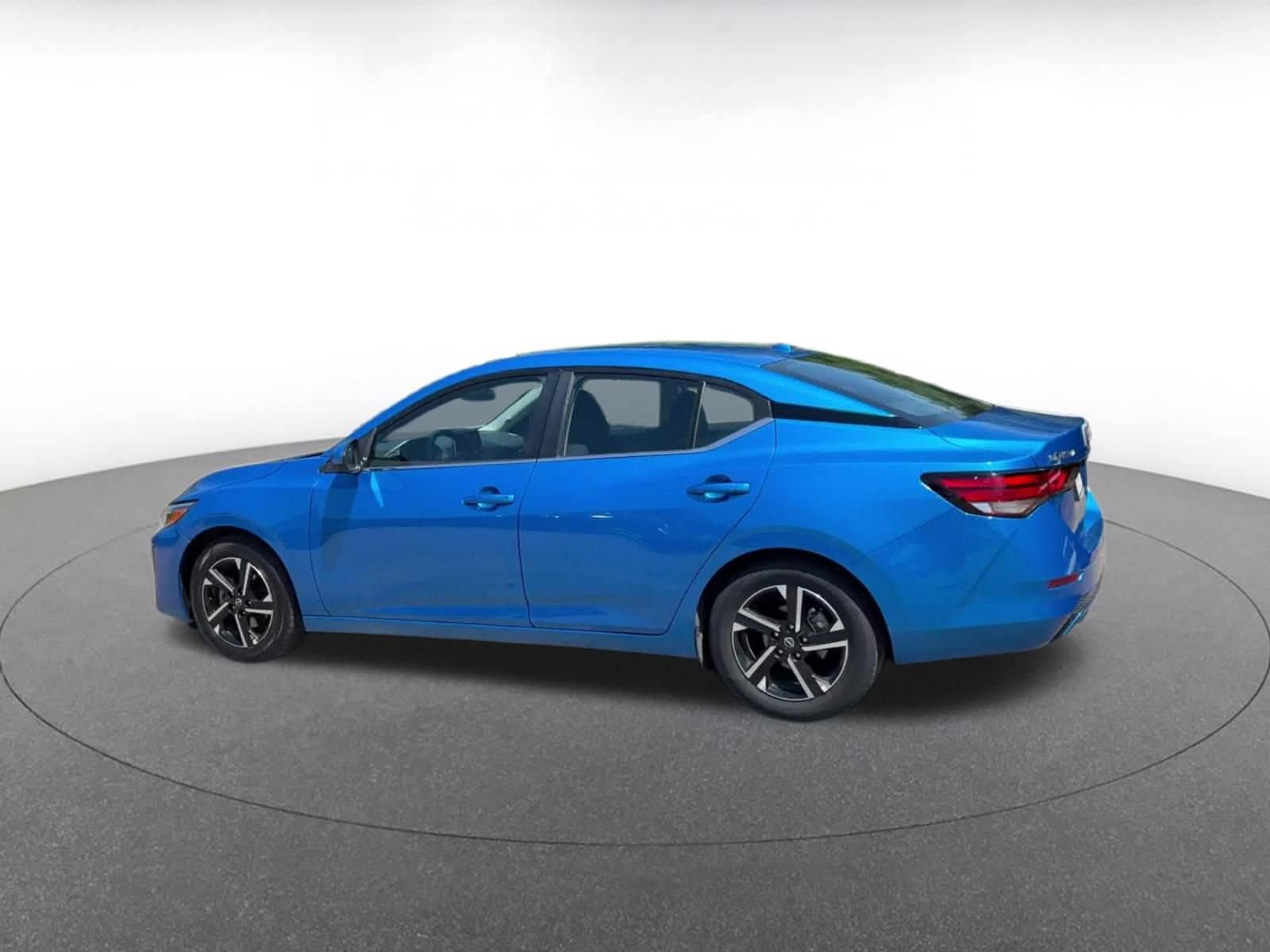 Thumbnail: 2025 Nissan Sentra - 10