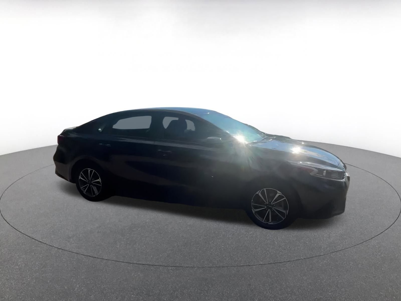 Thumbnail: 2023 Kia Forte - 2