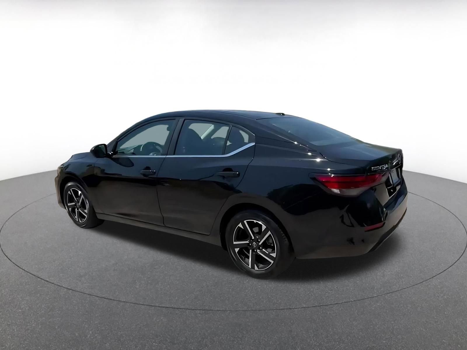 Thumbnail: 2025 Nissan Sentra - 10
