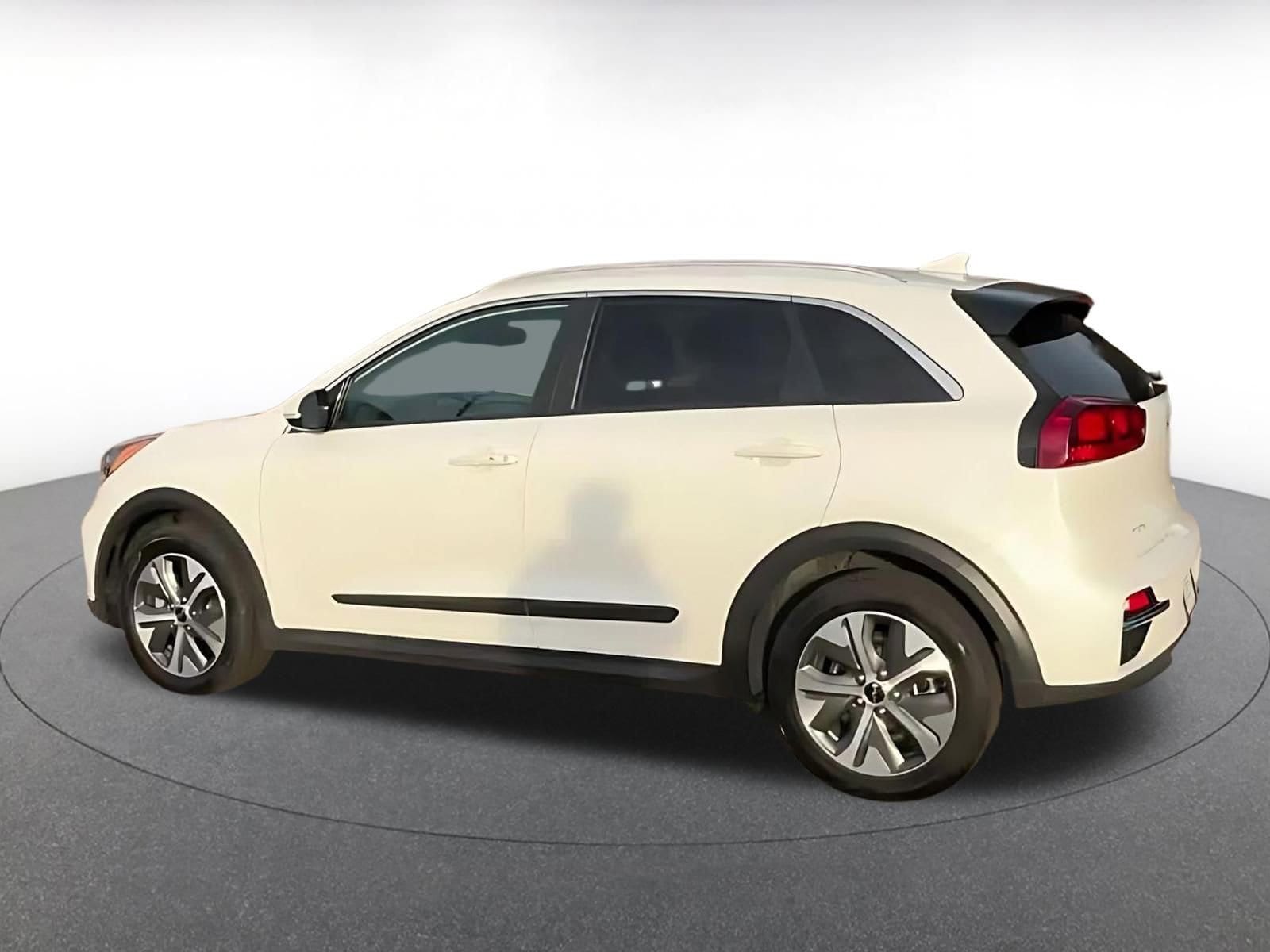 Thumbnail: 2022 Kia Niro - 10